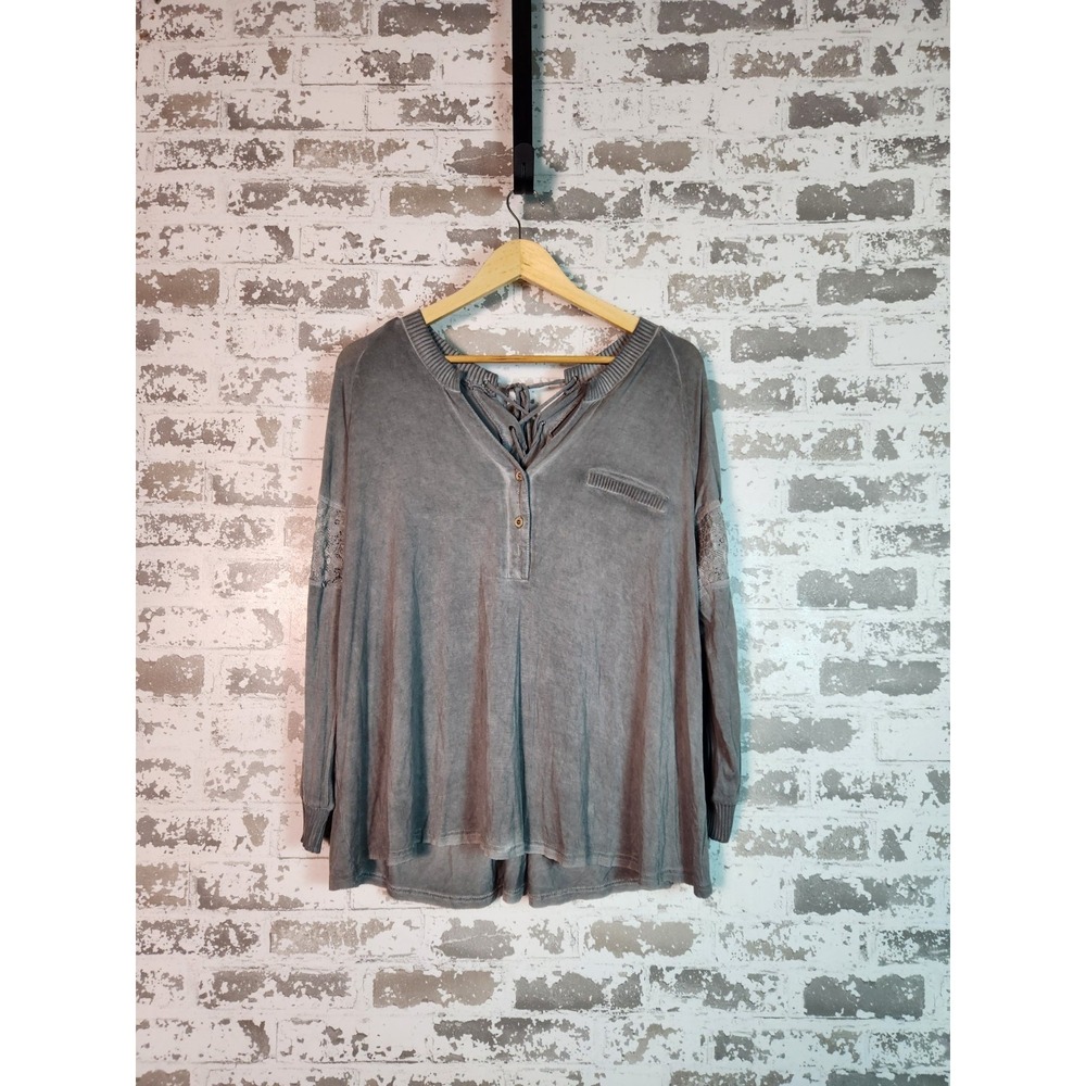 POL Henley Top Medium Gray Boho Distressed Mixed Media